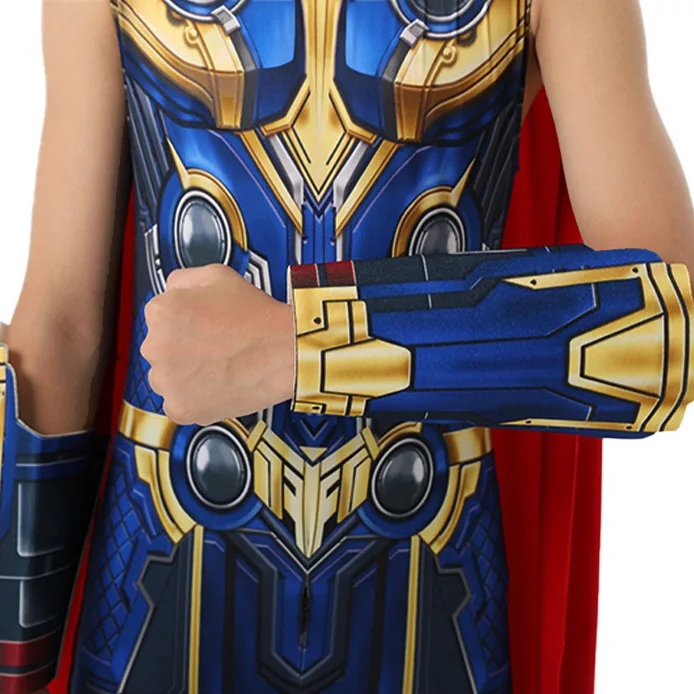 Thor met cape